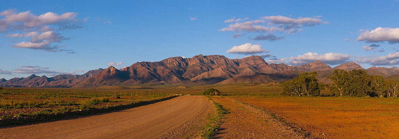 150906-001 Wilpena Pound from Moralana Scenic Driv