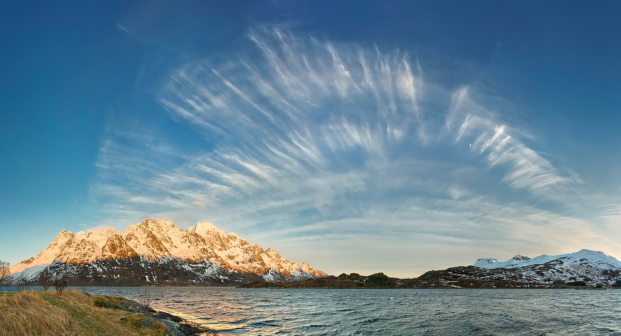 Cirrus front over Austnesfjorden, Austvågøya, Lofo